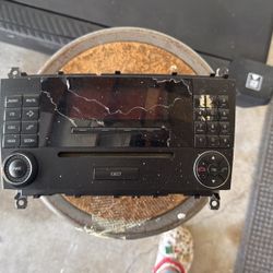 Mercedes C230 Stereo 