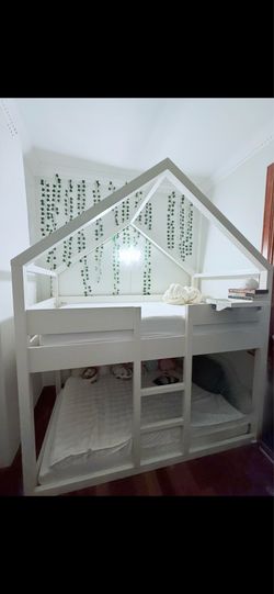 $2,599 Pottery Barn Kids Solid Wood Twin Over Twin Bunk Bed