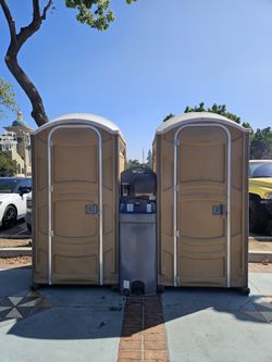 Porta Potty,  Porta Restrooms, Baños Portables 
