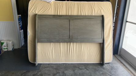 Queen bed headboard, footboard and rails