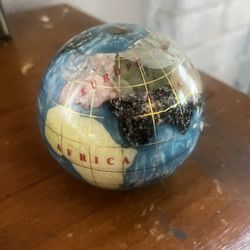 World Gemstone Mother Pearl Globe (78247)