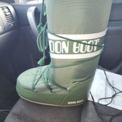 Moon Boots