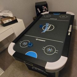 Air Hockey Table