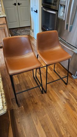 Bar Stools Set Of 2, Like New, Counter Height