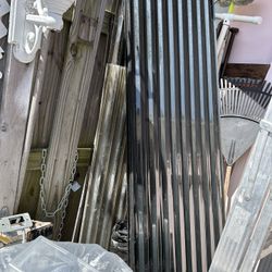 Plastic Tile. De 4 X 8.  13 Unit