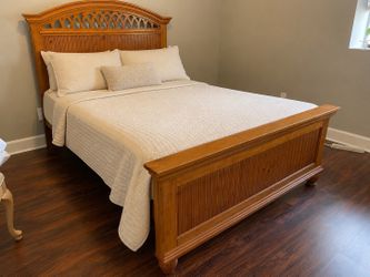 Rustic Full Size Wood Bed with Mattress – Strong, Stylish & Ready for Your Home