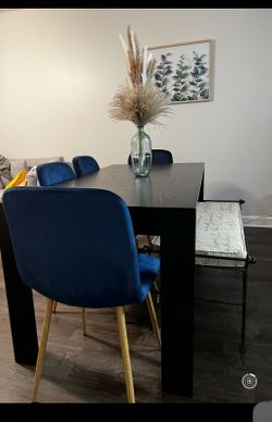Dinner Table And 4 Chairs