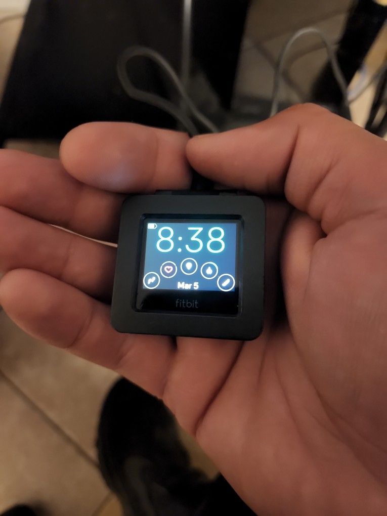 Fitbit Blaze With Accessories. Negotiable!