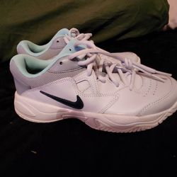 New**Nike Running Shoes Sz 6