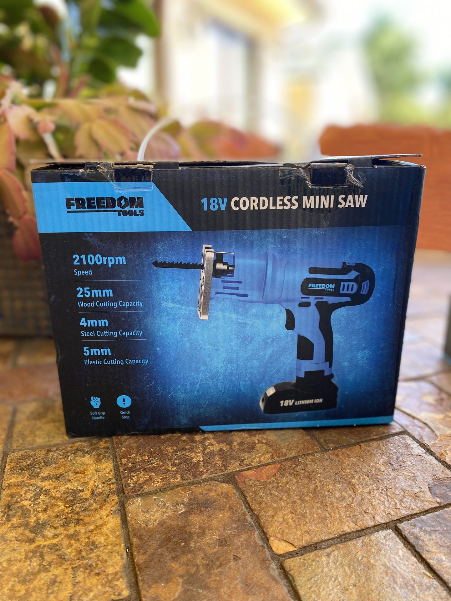 Freedom Tools 18v Cordless Mini Saw