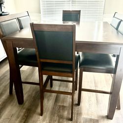 Brown Dining Table/Chairs