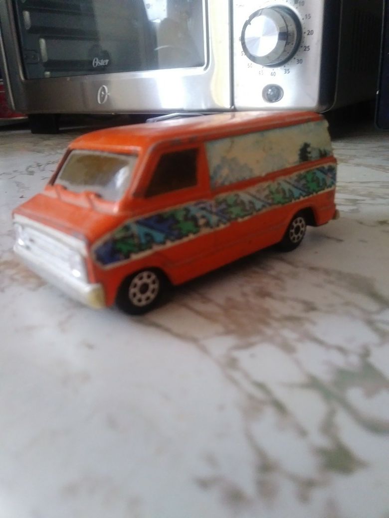 1976 " Universal associated" toy dodge van