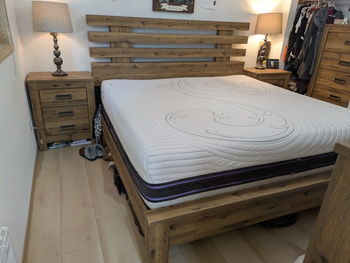 California King Bed Set, 2 Dressers, 2 Side Tables