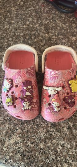 Kids hello kitty crocs