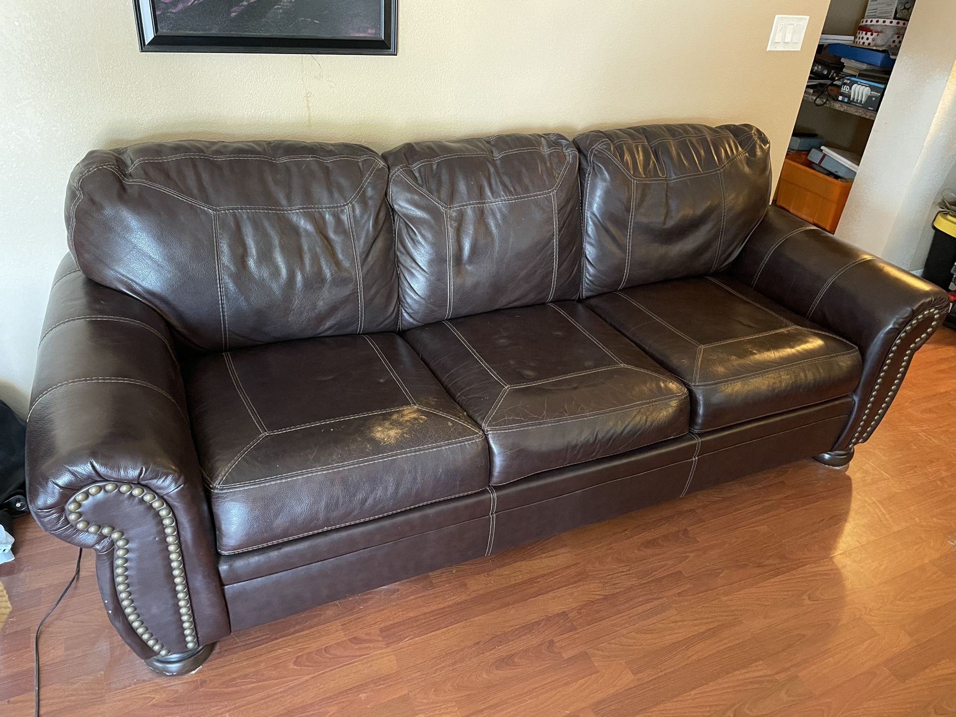 Leather Couch With Pull Out Bed