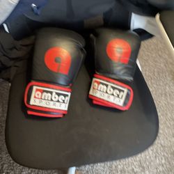 Amber Boxing Gloves 16oz (cash Met up) Dm To Set Up Location 