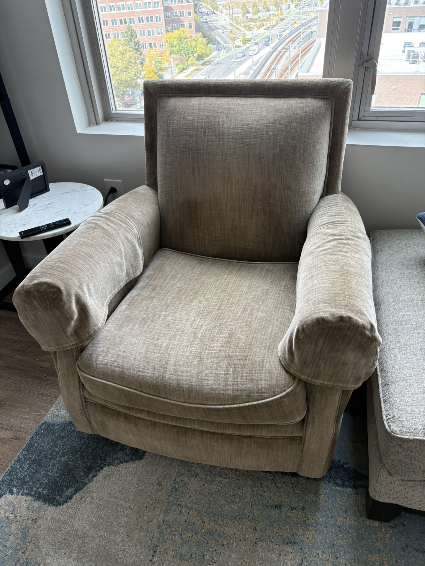 FREE Single Couch Arm Chair