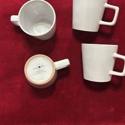 4 Tazas Para Café , Café Con Leche Nuevas De Color Blanco Y Azas Cuadradas Miden 4 Pulgadas De Alto 