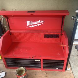 Milwaukee High Capacity 46 in. W x 22 in. D 8-Drawer Top Chest