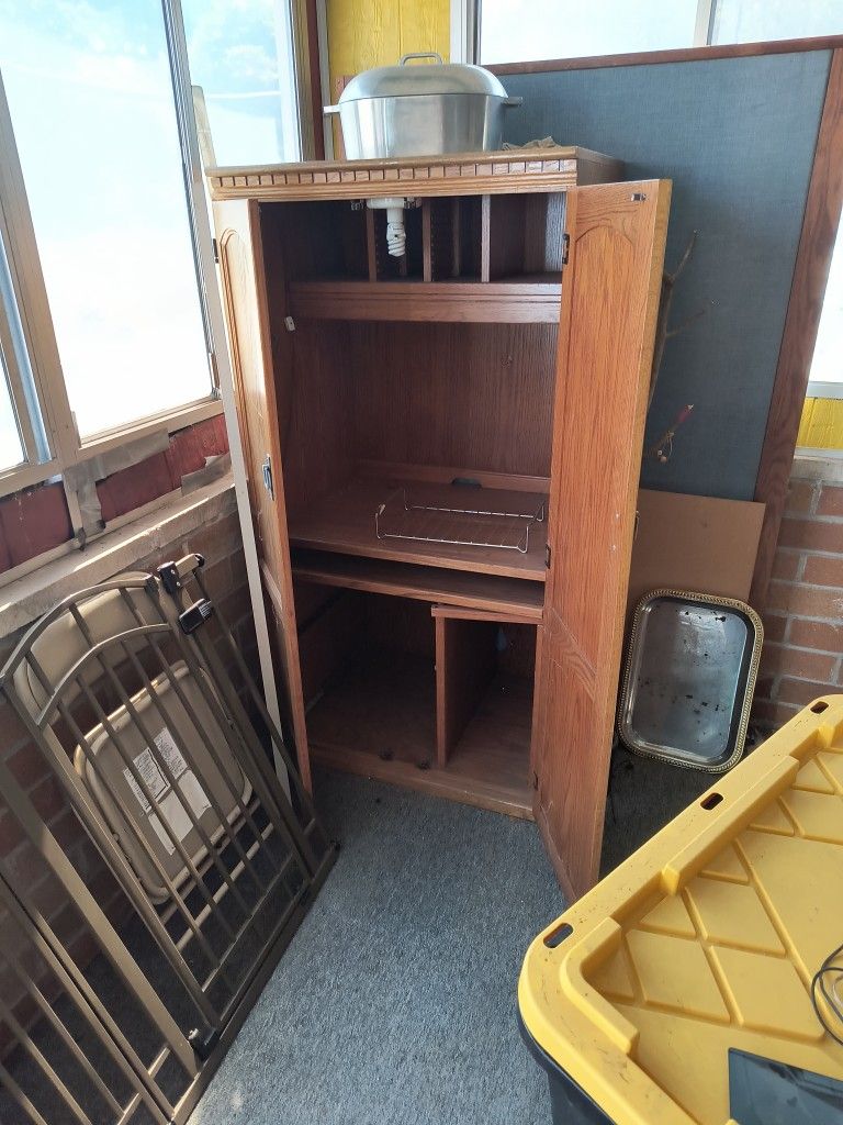 Cabinet Desk/Computer Station