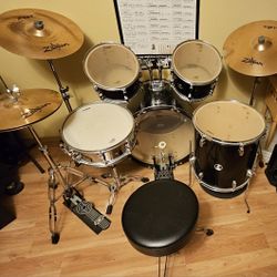 SONOR FORCE 507 Drum Set With Zildjian Rock Cymbals 