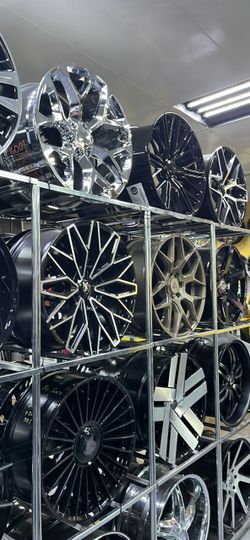 GMC AND CHEVY 22” WHEELS AND TIRES $40 DOWN