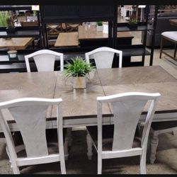 Beautiful 7 Bc Traditional
White Wash, Walnut, Ash Brown Dining Set (New)