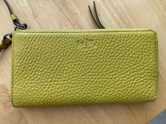 Brand new coach women’s zip wristlet wallet