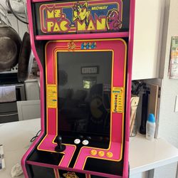  Mrs. Pac-Man Arcade Game.