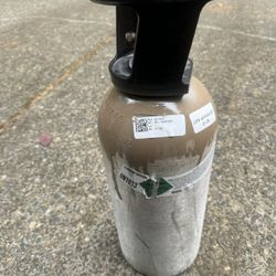 10lb C02 Tank (barely used!)