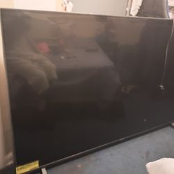 80 Inch LG TV FOR PARTS ONLY BROKEN INSIDE SCREEN.  