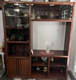 Entertainment center 