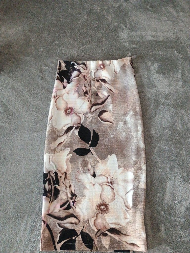 Stretchy Beautiful Floral Print Pencil Skirt
