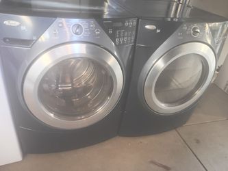 Vendó lavadora y secadora amplias marca Whirlpool trabajando muy bien