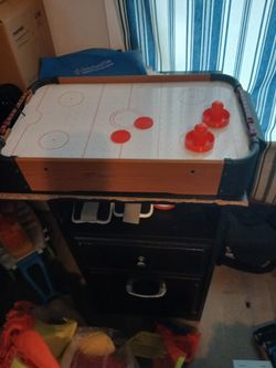 XOXO sign/table hockey