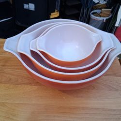 Pyrex Mixing Bowl Set