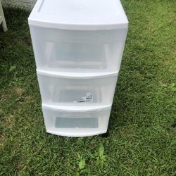 Very Good Condition Plastic Dresser 