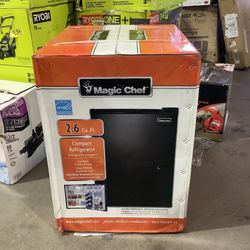 Magic Chef 2.6 cu. ft. Mini Fridge in Black, ENERGY STAR