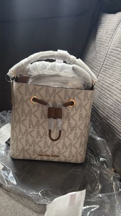 MK sm bucket Xbody