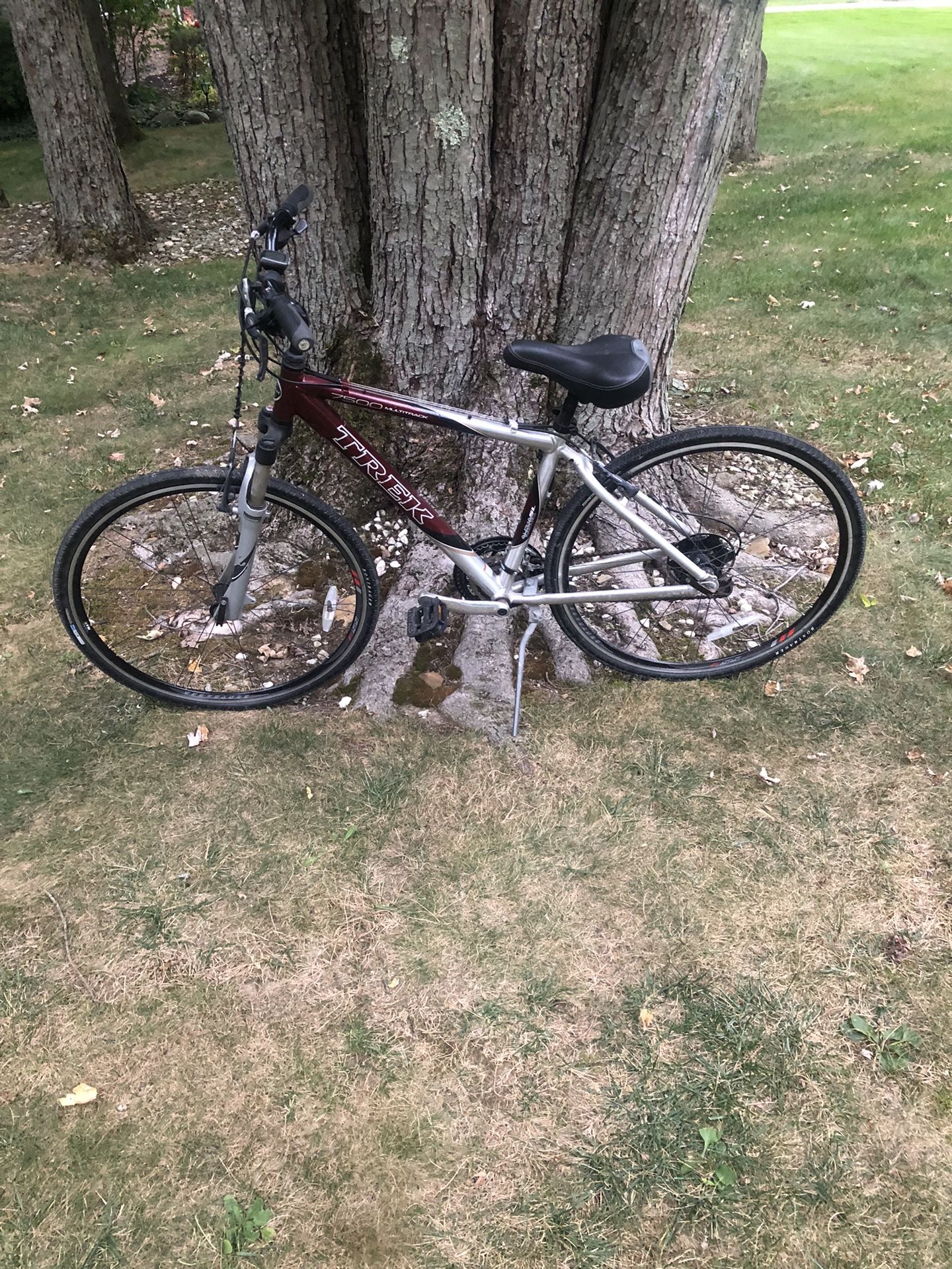 28” Hybrid Trek Bike