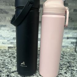 Insulated Water Bottle with 2-in-1 Straw and Spout Lid. 2 In 1 Pink And Black!