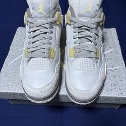 Jordan 4 Retro SE Craft Photon Dust 2023 Size 10
