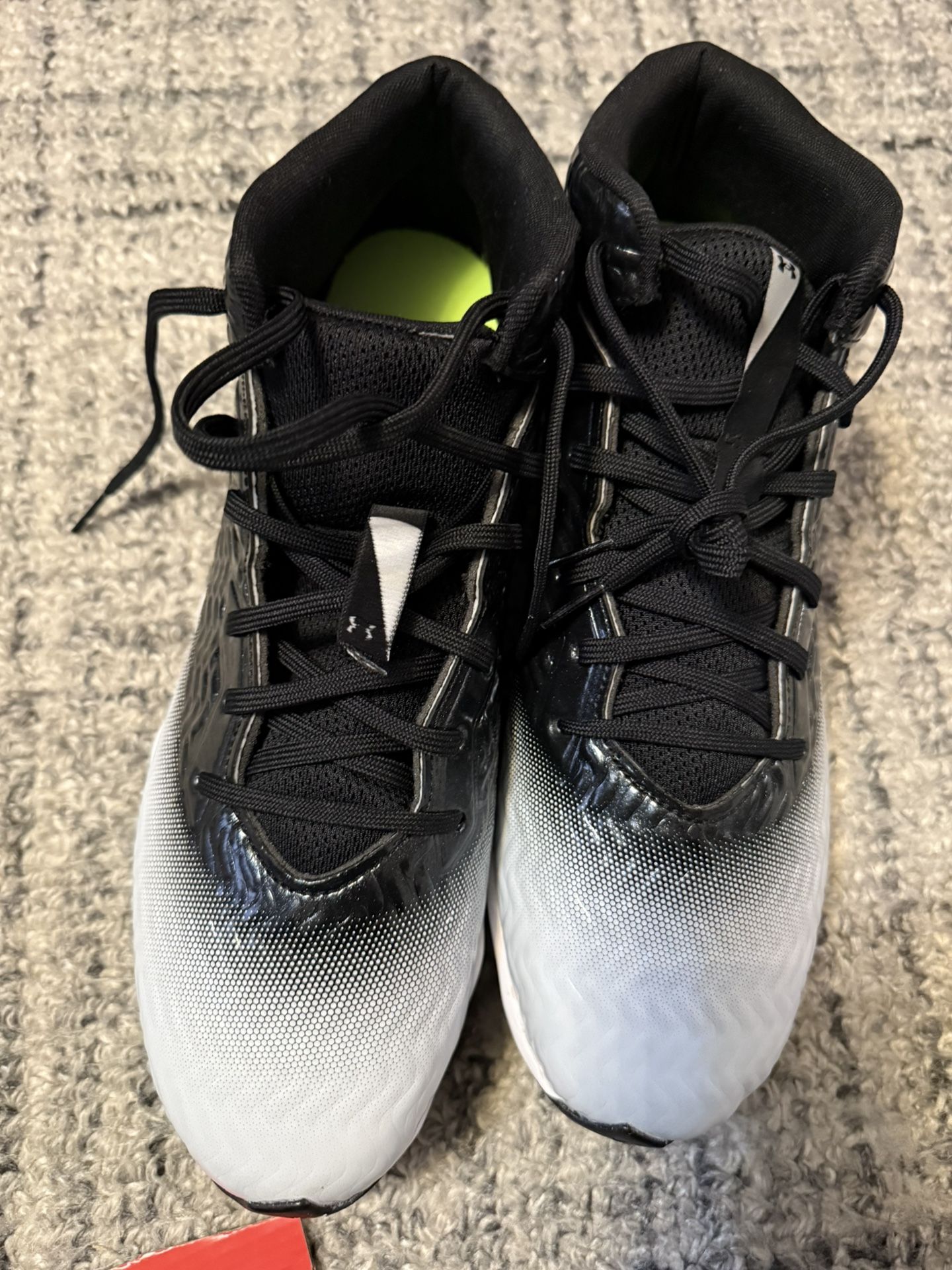 Under Armour Size 12.5 Shoe