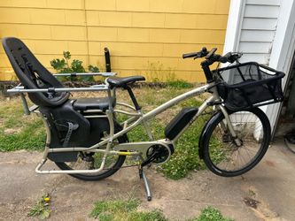 Yuba Boda Boda Electric Cargo Bike w/ Thule Child Seat & Accessories – Low Miles