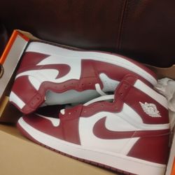 AIR JORDAN  1 RETRO