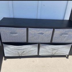 Dresser (over $100 New) Pickup Paradise Valley 