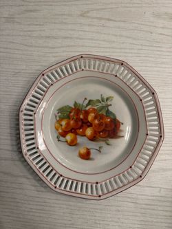 Vintage Cherry Pattern Decorative Plate 🍒