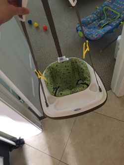 Graco Baby door bouncer/ doorway bouncer/ bumper