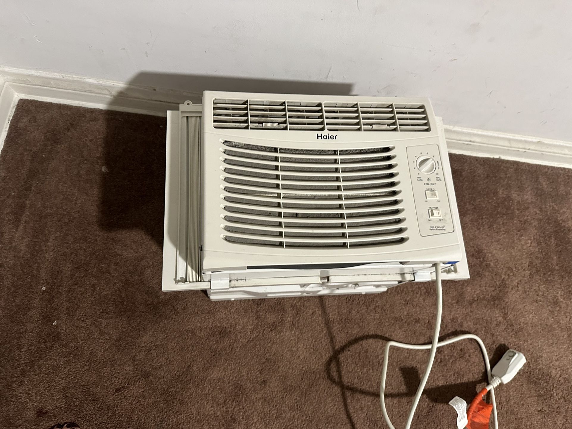 ac unit- haier brand - works just needs a wipe down