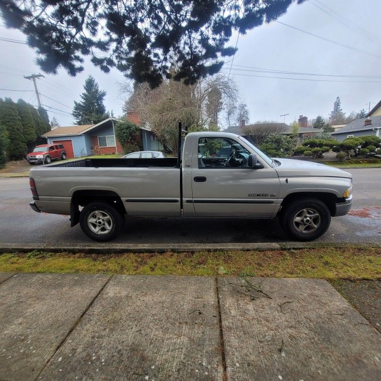 1998 Dodge Laramie XLT